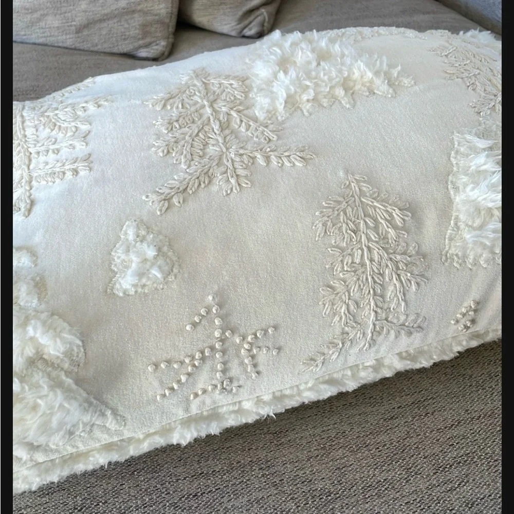 New Pottery Barn Cream Holiday Pillow with Textured Trees Pillow Cover - Picture 4 of 5